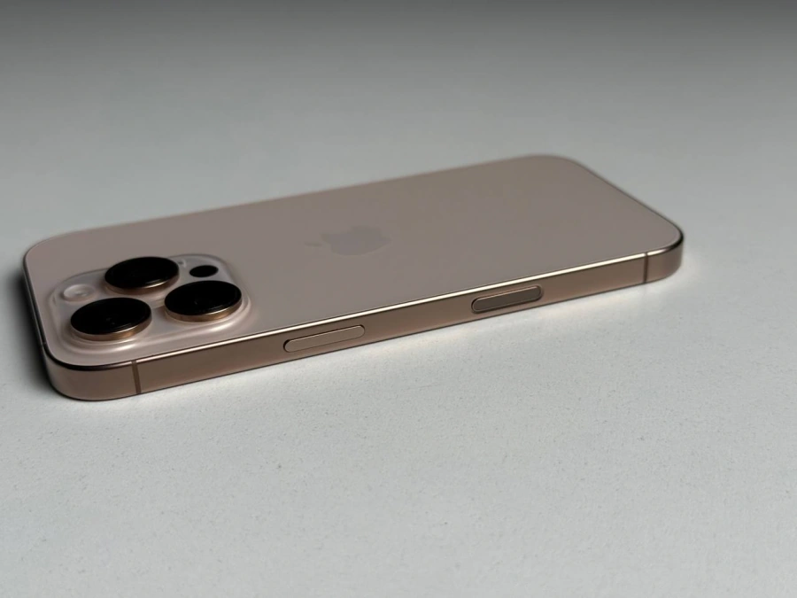 ВЖИВАНИЙ Б/У Apple iPhone 16 Pro 512GB Desert Titanium (MYNP3) - Состояние: идеальное | Аккумулятор: 100% | Комплектация: iPhone, кабель | Гарантия: 3 мес.