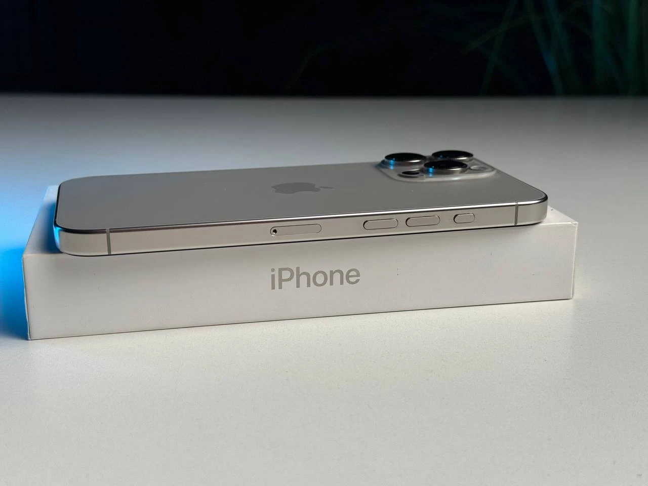 ВЖИВАНИЙ Б/У Apple iPhone 16 Pro Max 256GB Natural Titanium (MYWY3) - Состояние: идеальное | Аккумулятор: 100% | Комплектация: полный | Гарантия: 3 мес.