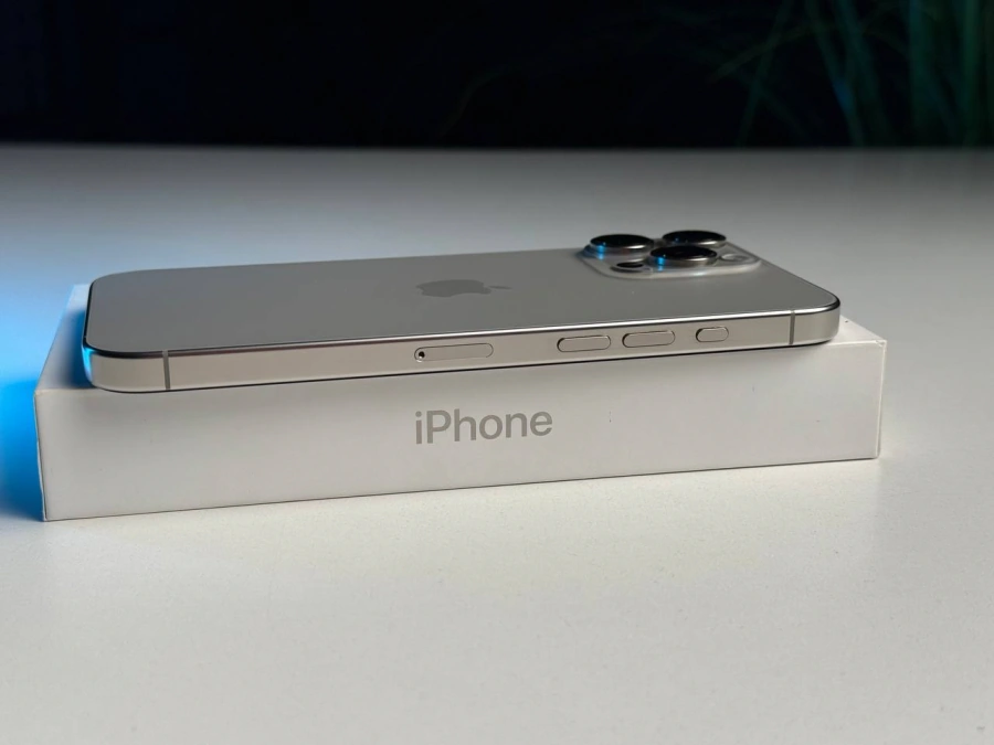 ВЖИВАНИЙ Б/У Apple iPhone 16 Pro Max 256GB Natural Titanium (MYWY3) - Стан: ідеальний | Акумулятор: 100% | Комплектація: повний | Гарантія: 3 міс.