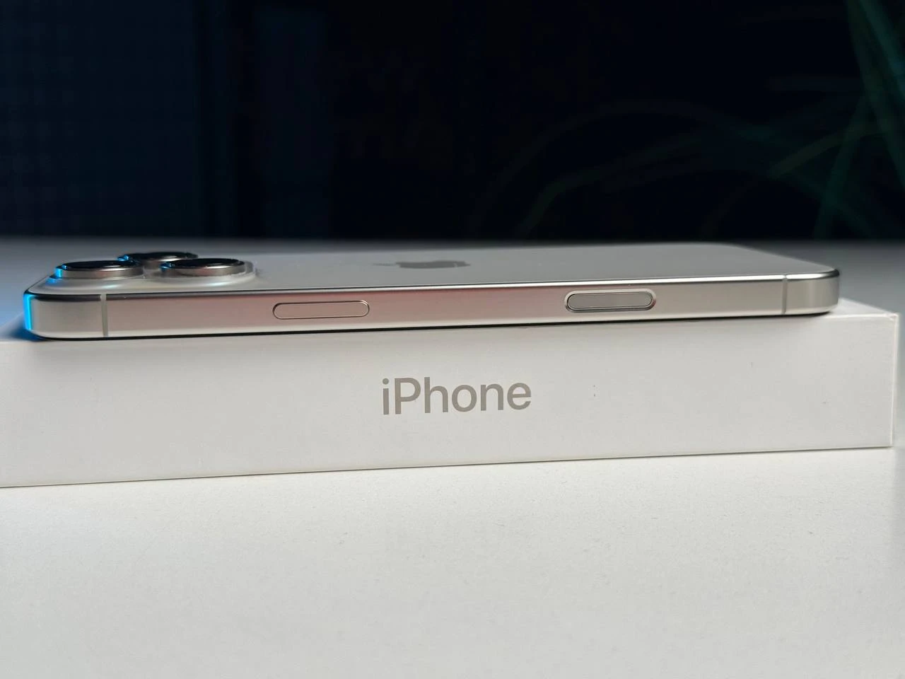 ВЖИВАНИЙ Б/У Apple iPhone 16 Pro Max 256GB Natural Titanium (MYWY3) - Состояние: идеальное | Аккумулятор: 100% | Комплектация: полный | Гарантия: 3 мес.