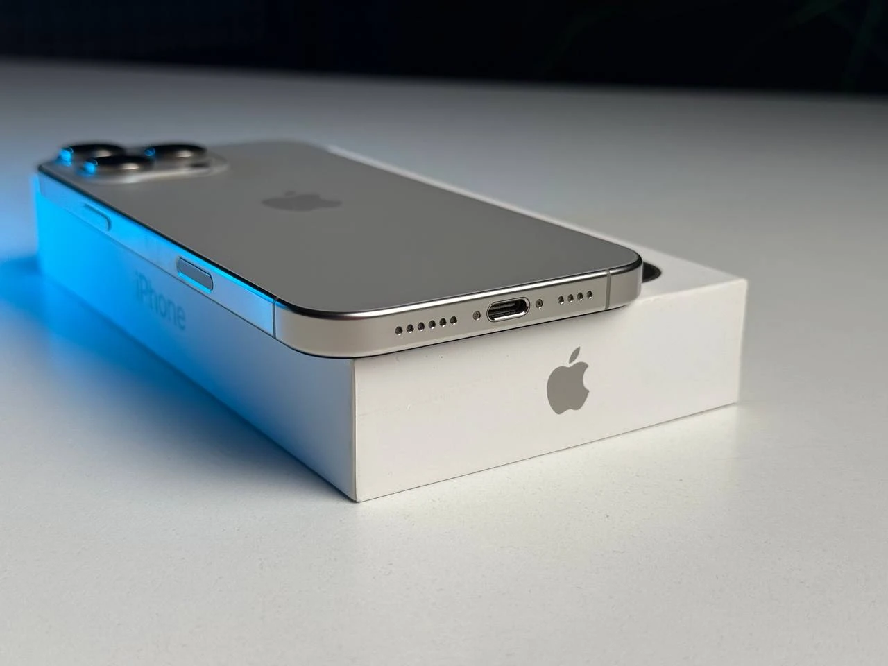 ВЖИВАНИЙ Б/У Apple iPhone 16 Pro Max 256GB Natural Titanium (MYWY3) - Состояние: идеальное | Аккумулятор: 100% | Комплектация: полный | Гарантия: 3 мес.