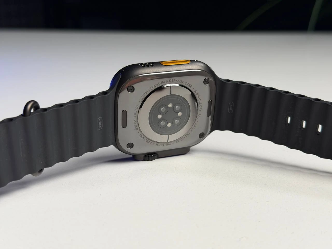 ВЖИВАНИЙ Б/У Apple Watch Ultra 3 GPS + Cellular 49mm Black Titanium Case with Black Ocean Band (MF0J4) - Состояние: хороший | Аккумулятор: 100% | Комплектация: часы, зарядка | Гарантия: 3 мес.