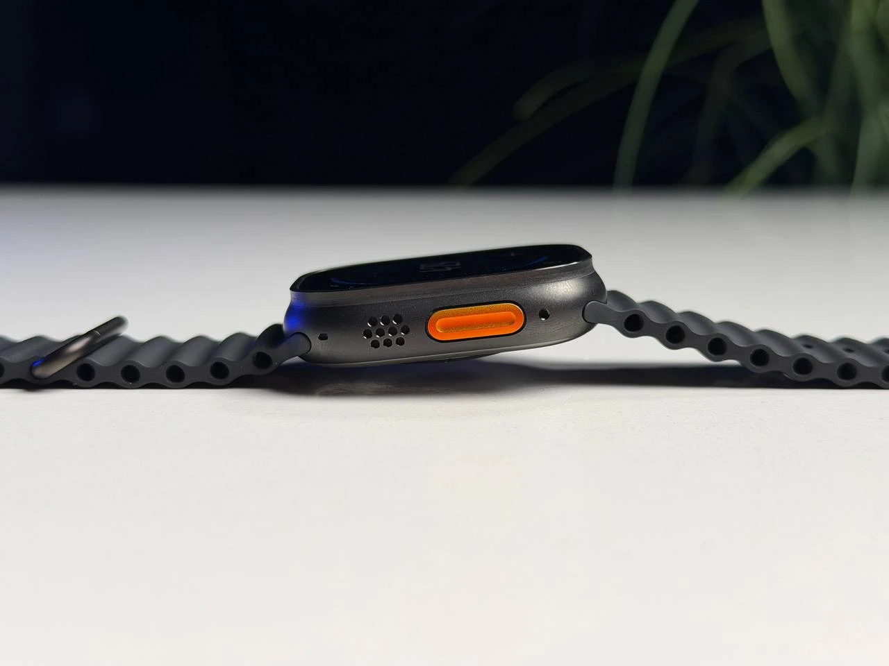 ВЖИВАНИЙ Б/У Apple Watch Ultra 3 GPS + Cellular 49mm Black Titanium Case with Black Ocean Band (MF0J4) - Состояние: хороший | Аккумулятор: 100% | Комплектация: часы, зарядка | Гарантия: 3 мес.