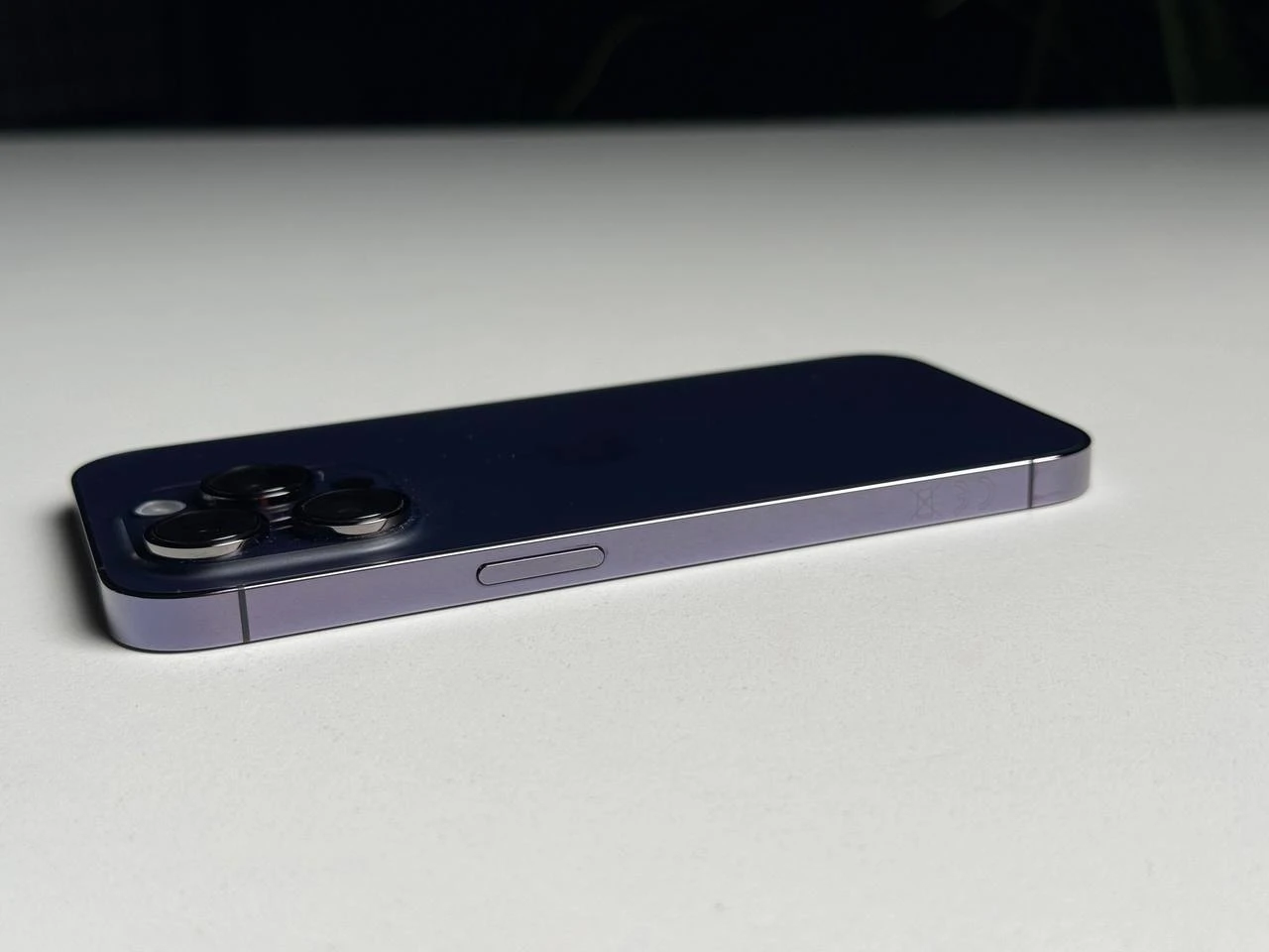 ВЖИВАНИЙ Б/У Apple iPhone 14 Pro 512GB Deep Purple (MQ293) - Состояние: хороший | Аккумулятор: 100% | Комплектация: iPhone, кабель | Гарантия: 3 мес.