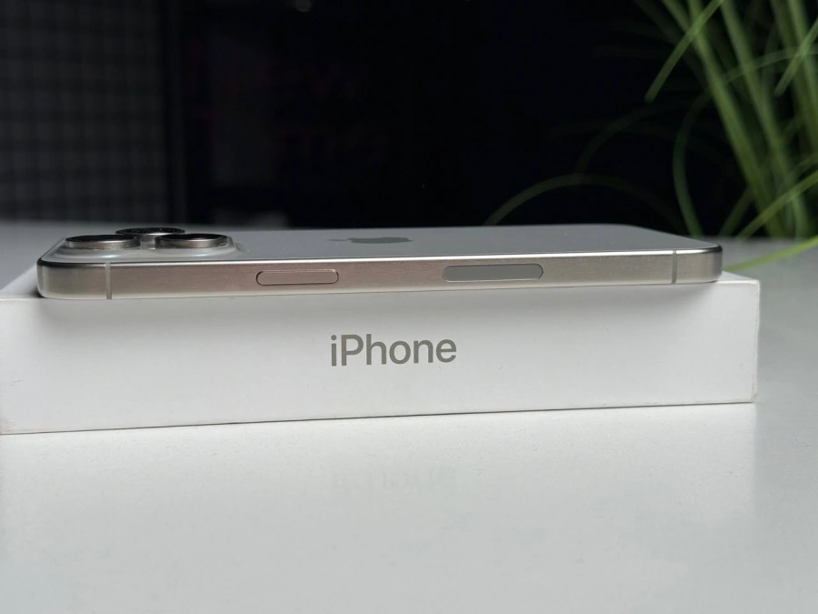 ВЖИВАНИЙ Б/У Apple iPhone 15 Pro Max 256GB Natural Titanium eSim (MU683) - Стан: задовільний | Акумулятор: 100% | Комплектація: повний | Гарантія: 3 міс.