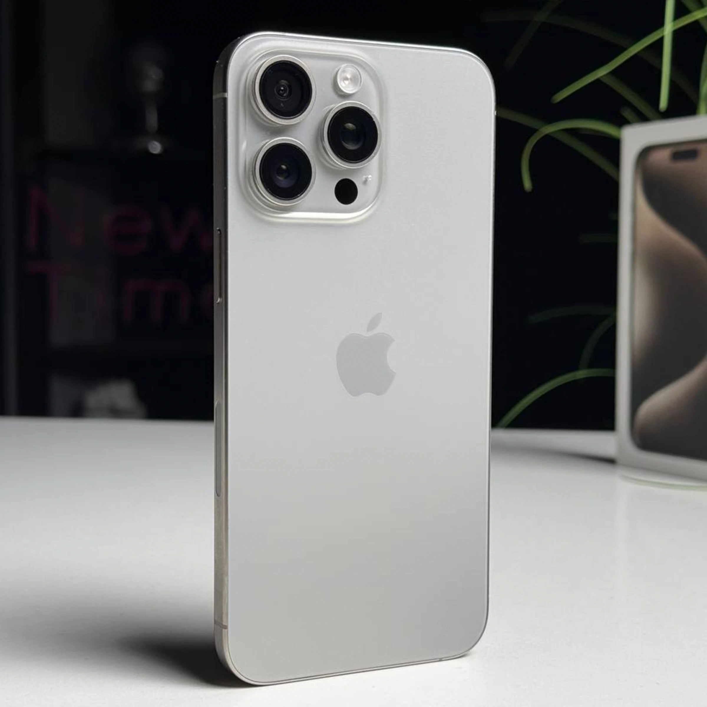 ВЖИВАНИЙ Б/У Apple iPhone 15 Pro Max 256GB Natural Titanium eSim (MU683) - Состояние: удовлетворительный | Аккумулятор: 100% | Комплектация: полный | Гарантія: 3 мес.