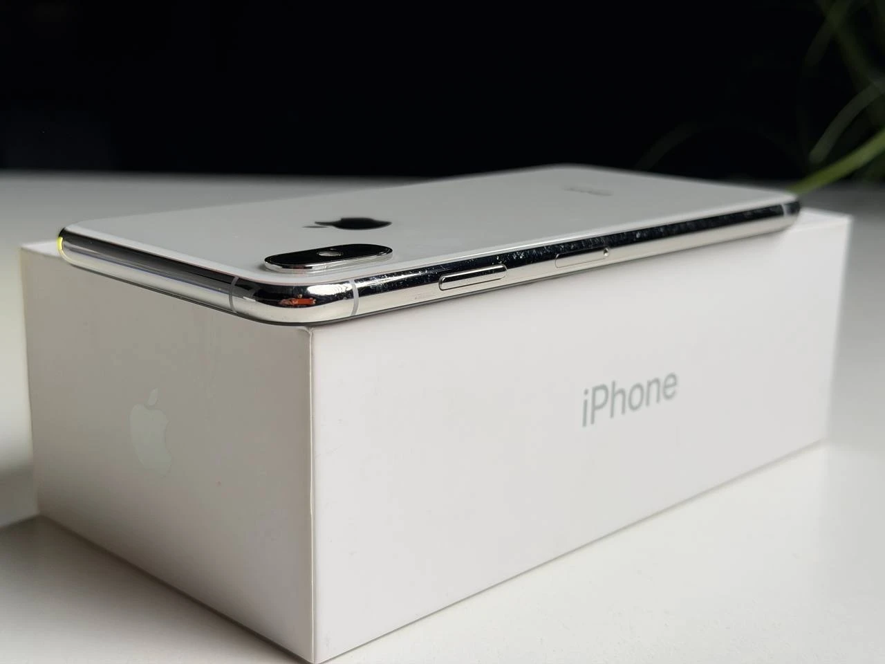 ВЖИВАНИЙ Б/У Apple iPhone XS Max 256GB Silver (MT542) - Состояние: хороший | Аккумулятор: 100% | Комплектация: полный | Гарантия: 3 мес.