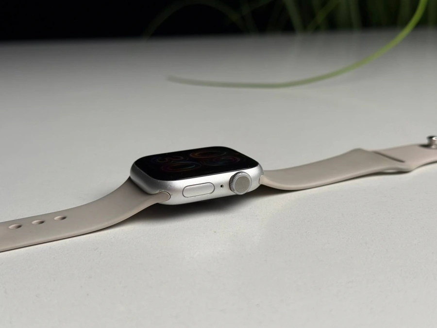 ВЖИВАНИЙ Б/У Apple Watch Series 8 GPS 41mm Starlight Aluminum Case with Starlight Sport Band - Regular (MNP63) - Состояние: удовлетворительный | Аккумулятор: 87% | Комплектация: часы, зарядка | Гарантия: 3 мес.