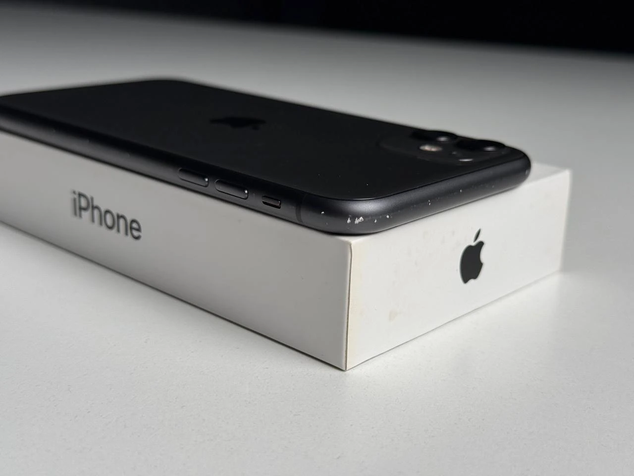 ВЖИВАНИЙ Б/У Apple iPhone 11 128GB Black (MWLE2) - Состояние: удовлетворительный | Аккумулятор: 100% | Комплектация: полный | Гарантия: 3 мес.