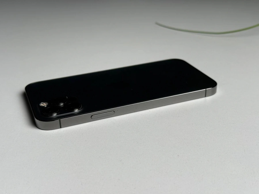 ВЖИВАНИЙ Б/У Apple iPhone 12 Pro Dual Sim 128GB Graphite (MGL93) - Стан: задовільний | Акумулятор: 87% | Комплектація: повний | Гарантія: 3 міс.
