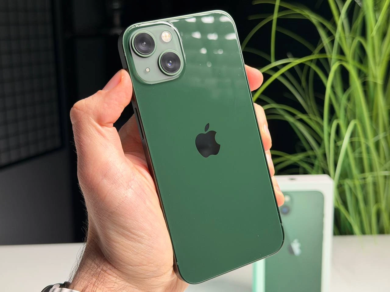 ВЖИВАНИЙ Б/У Apple iPhone 13 128GB Green (MNGD3, MNGK3) - Состояние: хороший | Аккумулятор: 100% | Комплектация: полный | Гарантия: 3 мес.