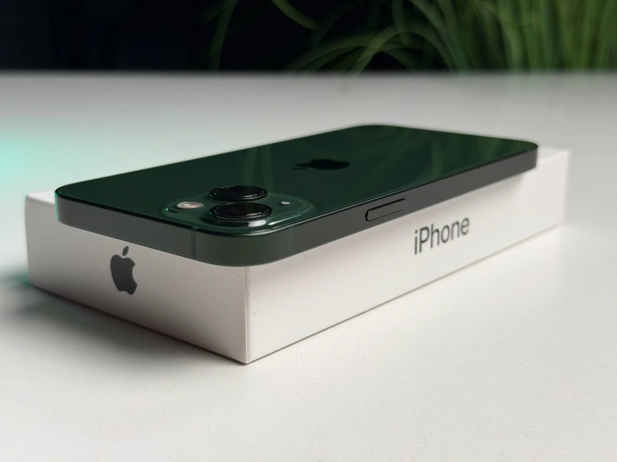 ВЖИВАНИЙ Б/У Apple iPhone 13 128GB Green (MNGD3, MNGK3) - Стан: гарний | Акумулятор: 100% | Комплектація: повний | Гарантія: 3 міс.