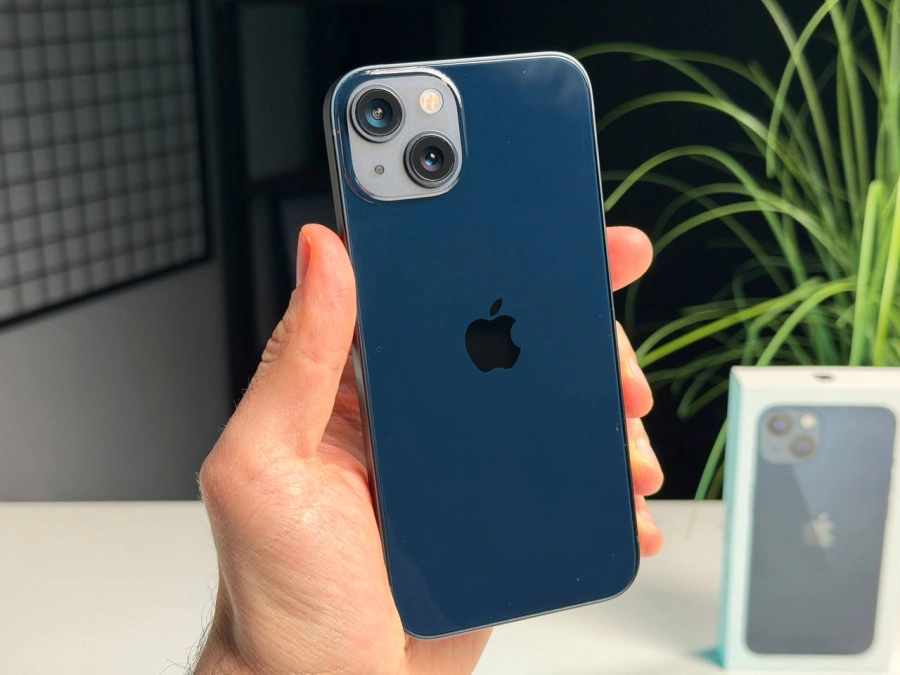 ВЖИВАНИЙ Б/У Apple iPhone 13 128GB Midnight (MLML3, MLPF3) - Стан: гарний | Акумулятор: 100% | Комплектація: повний | Гарантія: 3 міс.