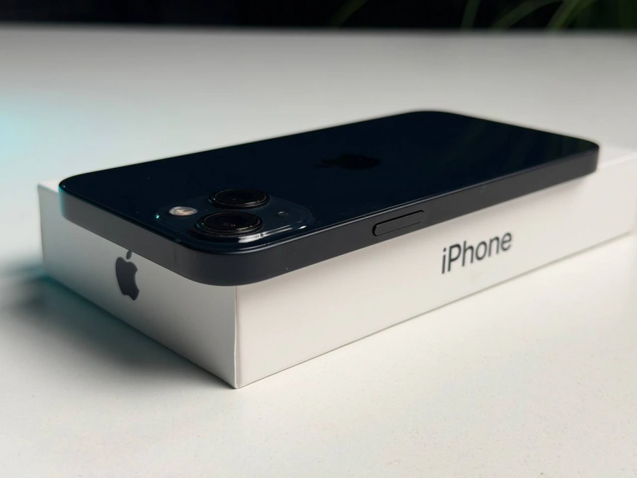 ВЖИВАНИЙ Б/У Apple iPhone 13 128GB Midnight (MLML3, MLPF3) - Стан: гарний | Акумулятор: 100% | Комплектація: повний | Гарантія: 3 міс.