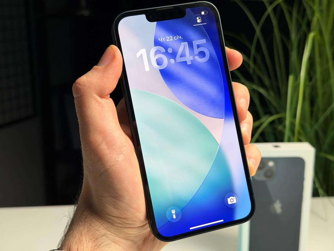 ВЖИВАНИЙ Б/У Apple iPhone 13 128GB Midnight (MLML3, MLPF3) - Состояние: хороший | Аккумулятор: 100% | Комплектация: полный | Гарантия: 3 мес.