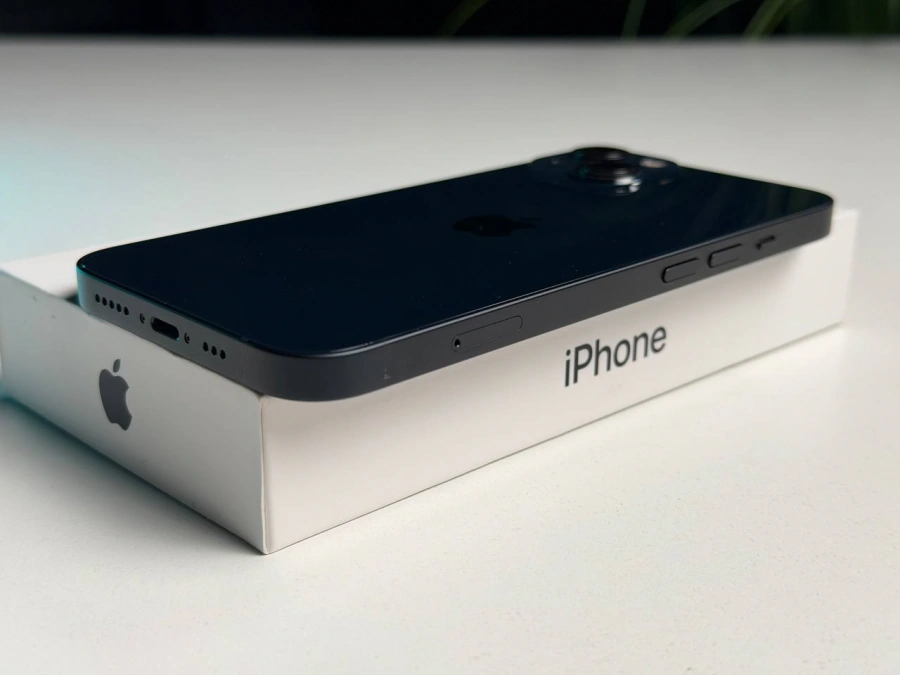 ВЖИВАНИЙ Б/У Apple iPhone 13 128GB Midnight (MLML3, MLPF3) - Стан: гарний | Акумулятор: 100% | Комплектація: повний | Гарантія: 3 міс.