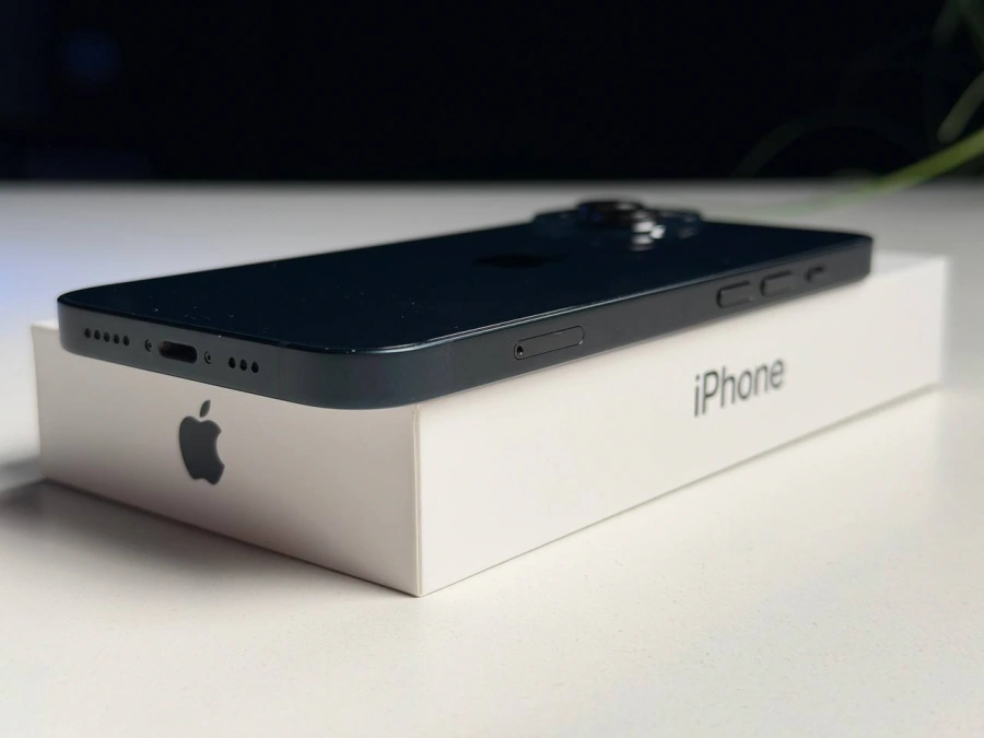 ВЖИВАНИЙ Б/У Apple iPhone 13 128GB Midnight (MLML3, MLPF3) - Стан: гарний | Акумулятор: 100% | Комплектація: повний | Гарантія: 3 міс.
