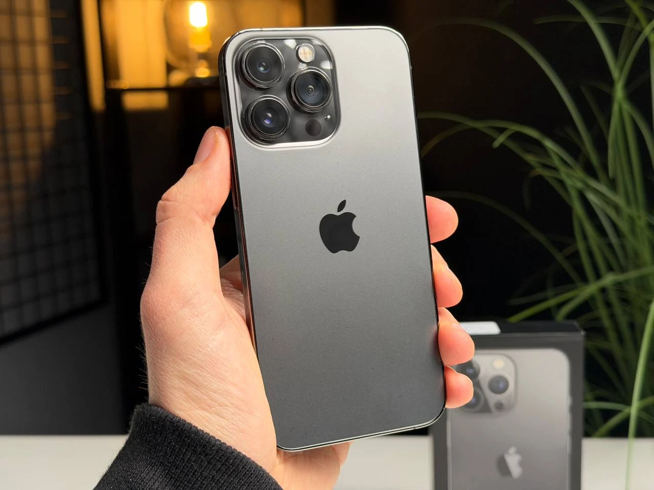 ВЖИВАНИЙ Б/У Apple iPhone 13 Pro 256GB Graphite (MLTW3, MLVE3) - Состояние: хороший | Аккумулятор: 100% | Комплектация: полный | Гарантия: 3 мес.