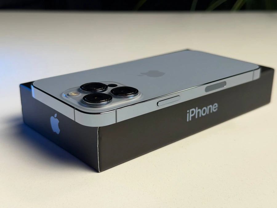 ВЖИВАНИЙ Б/У Apple iPhone 13 Pro 256GB Sierra Blue (MLU03, MLVP3) - Стан: гарний | Акумулятор: 100% | Комплектація: повний | Гарантія: 3 міс.