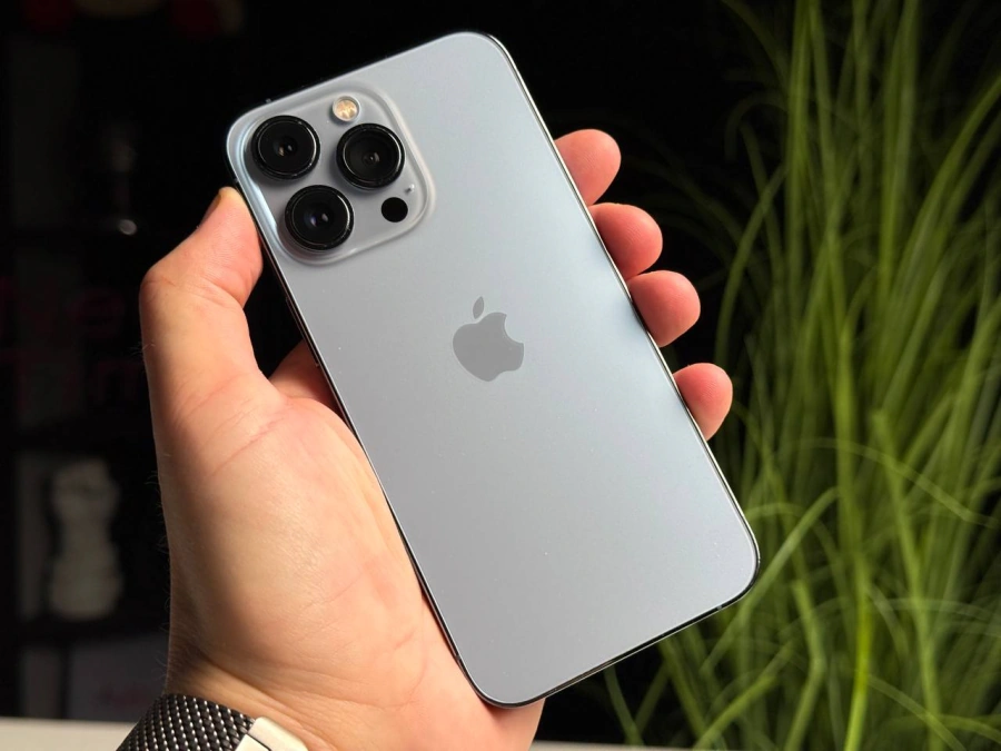 ВЖИВАНИЙ Б/У Apple iPhone 13 Pro 256GB Sierra Blue (MLU03, MLVP3) - Стан: гарний | Акумулятор: 93% | Комплектація: iPhone, кабель | Гарантія: 3 міс.