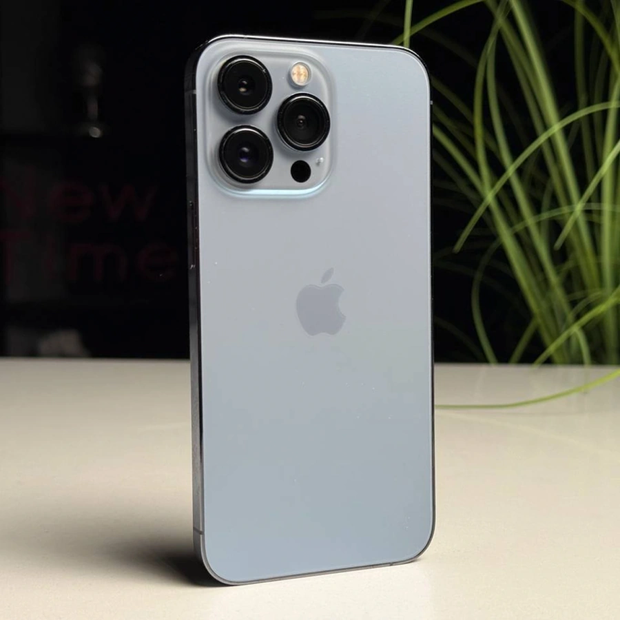 ВЖИВАНИЙ Б/У Apple iPhone 13 Pro 256GB Sierra Blue (MLU03, MLVP3) - Стан: гарний | Акумулятор: 93% | Комплектація: iPhone, кабель | Гарантія: 3 міс.