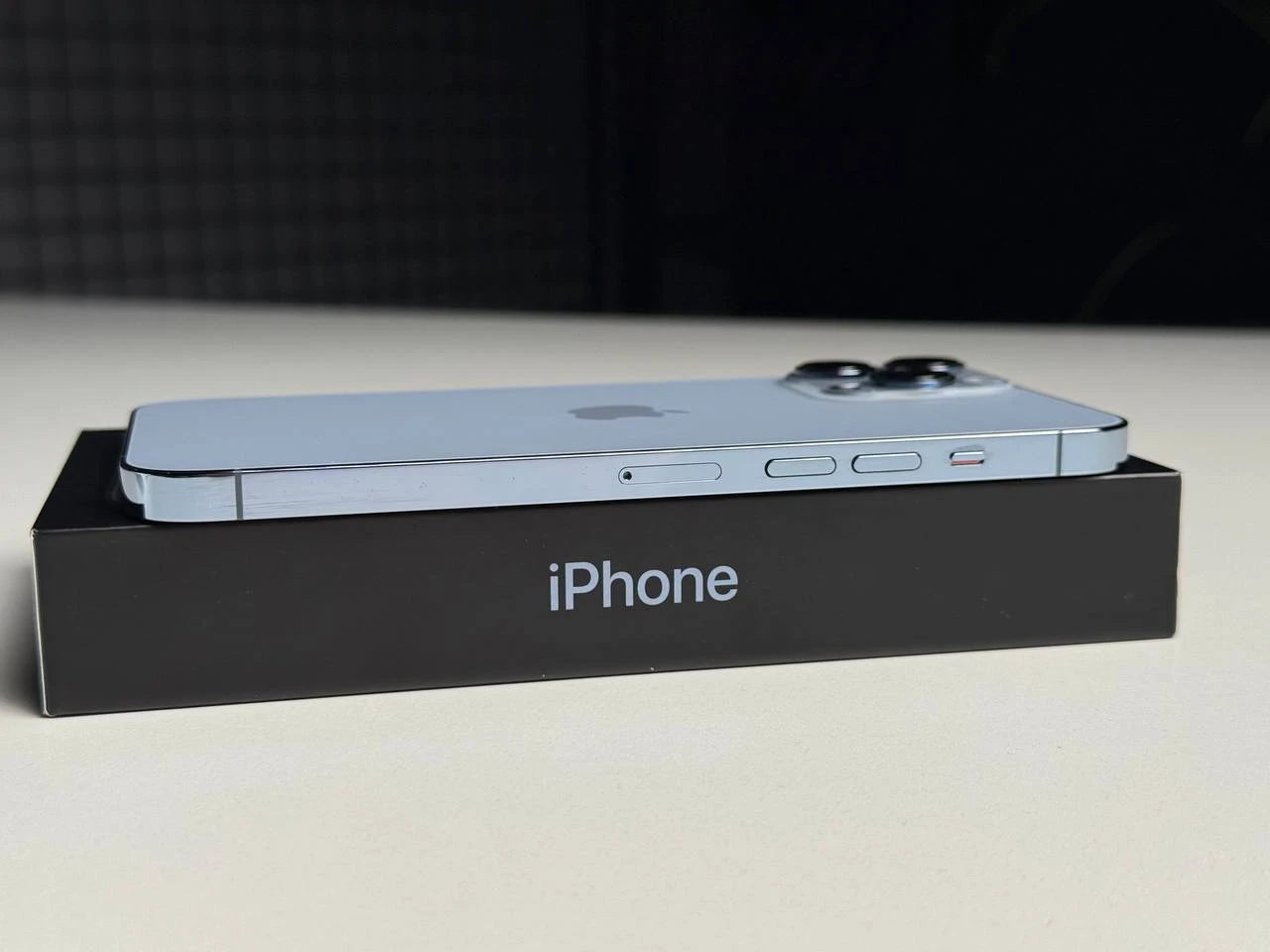 ВЖИВАНИЙ Б/У Apple iPhone 13 Pro Max 256GB Sierra Blue (MLKV3, MLLE3) - Состояние: хороший | Аккумулятор: 100% | Комплектация: полный | Гарантія: 3 мес.