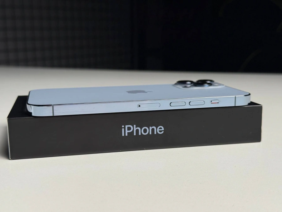 ВЖИВАНИЙ Б/У Apple iPhone 13 Pro Max 256GB Sierra Blue (MLKV3, MLLE3) - Стан: гарний | Акумулятор: 100% | Комплектація: повний | Гарантія: 3 міс.