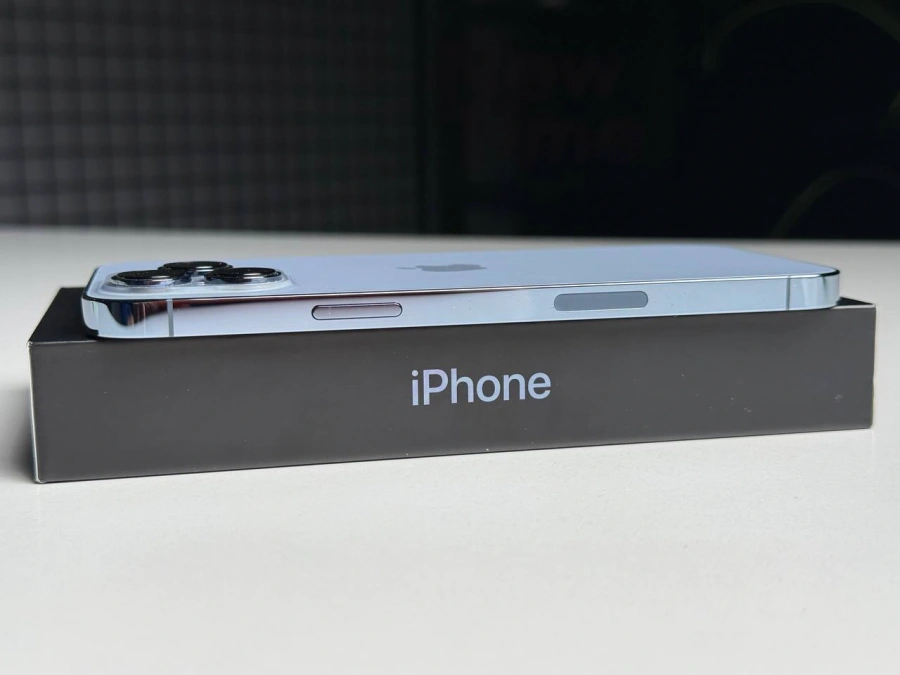 ВЖИВАНИЙ Б/У Apple iPhone 13 Pro Max 256GB Sierra Blue (MLKV3, MLLE3) - Стан: гарний | Акумулятор: 100% | Комплектація: повний | Гарантія: 3 міс.