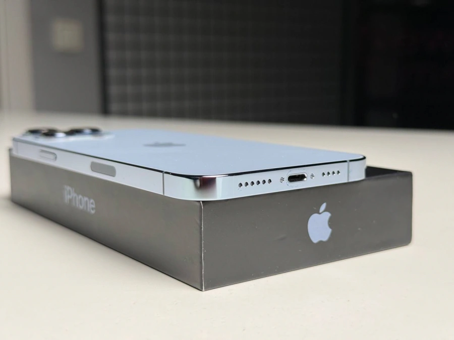 ВЖИВАНИЙ Б/У Apple iPhone 13 Pro Max 256GB Sierra Blue (MLKV3, MLLE3) - Стан: гарний | Акумулятор: 100% | Комплектація: повний | Гарантія: 3 міс.