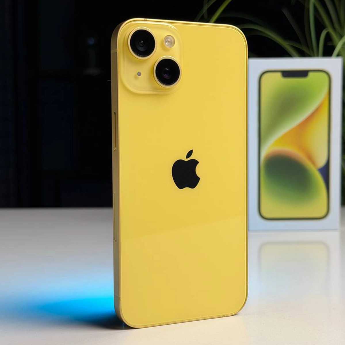 ВЖИВАНИЙ Б/У Apple iPhone 14 128GB Yellow eSim (MR3J3) - Состояние: хороший | Аккумулятор: 100% | Комплектация: полный | Гарантия: 3 мес.