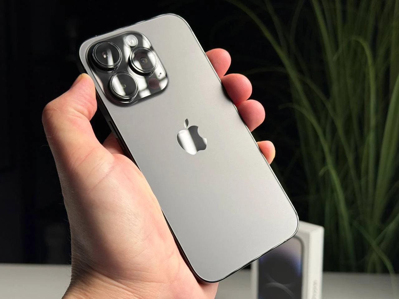 ВЖИВАНИЙ Б/У Apple iPhone 14 Pro 128GB Space Black (MPXV3) - Стан: гарний | Акумулятор: 100% | Комплектація: повний | Гарантія: 3 міс.