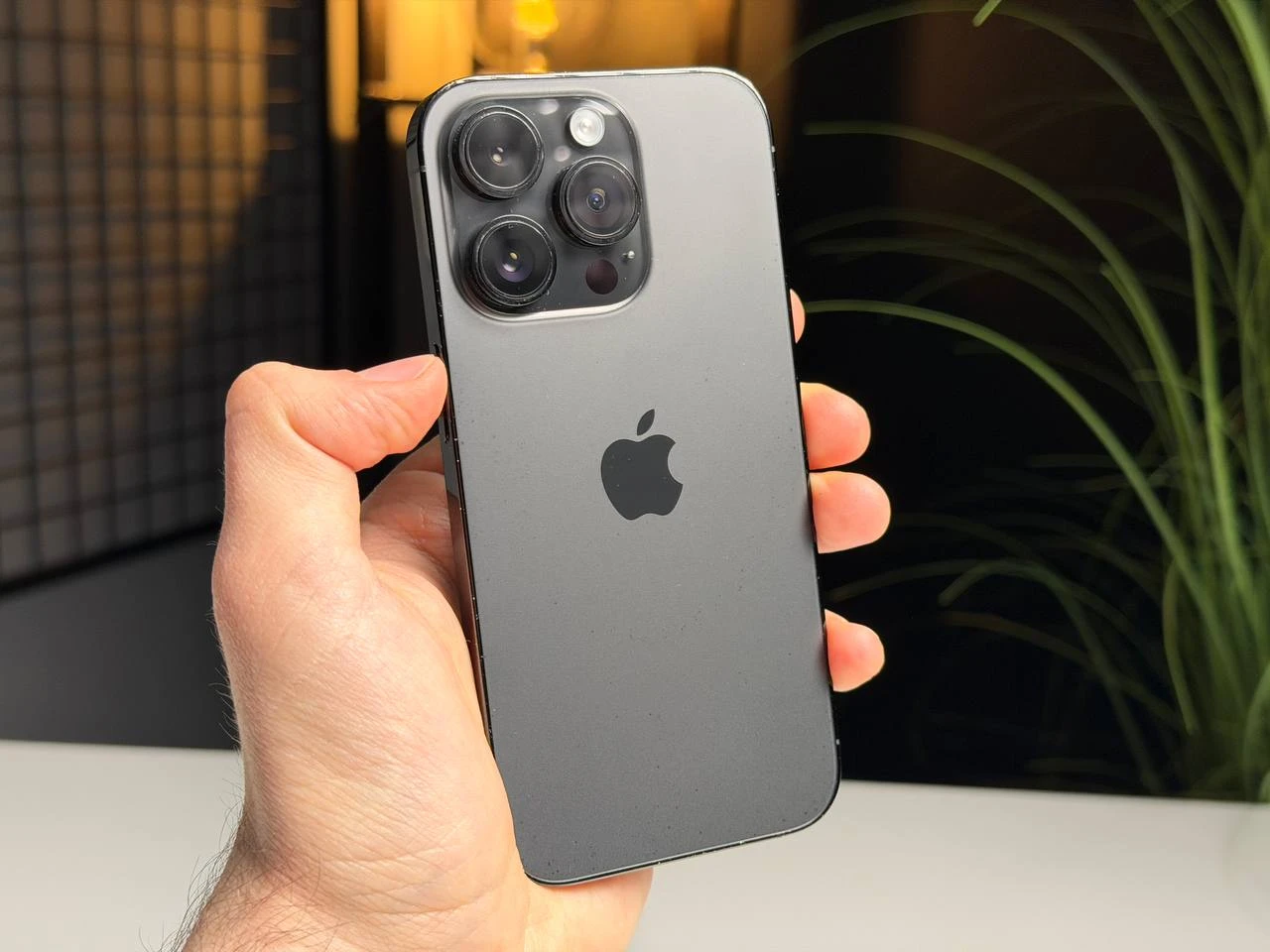 ВЖИВАНИЙ Б/У Apple iPhone 14 Pro 128GB Space Black (MPXV3) - Стан: гарний | Акумулятор: 100% | Комплектація: iPhone, кабель | Гарантія: 3 міс.