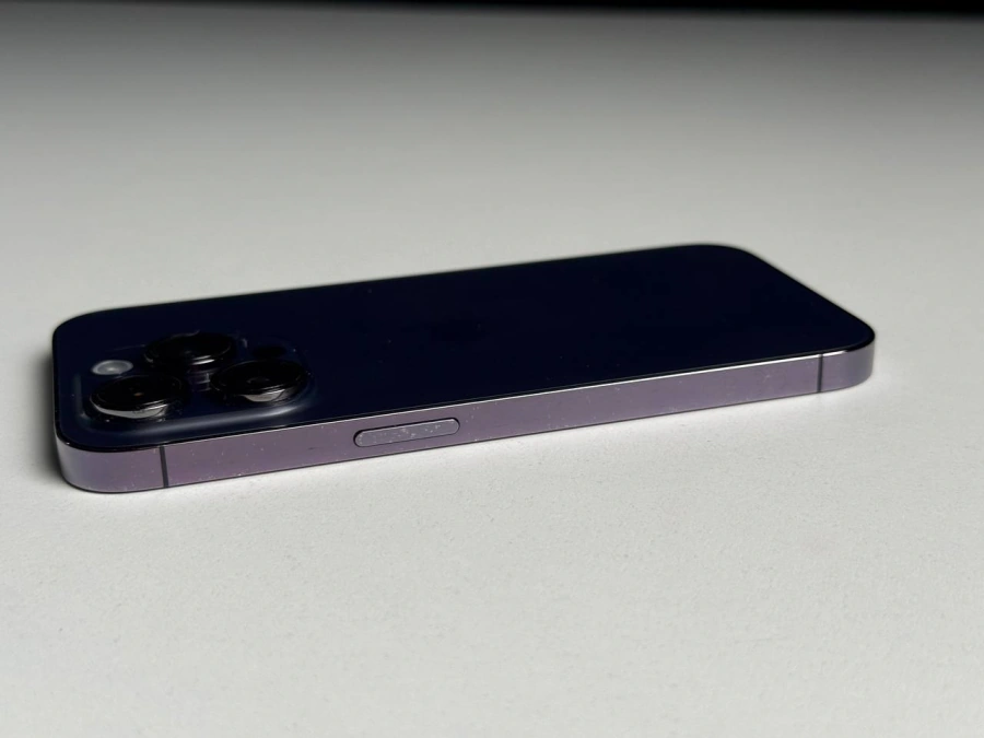 ВЖИВАНИЙ Б/У Apple iPhone 14 Pro 256GB Deep Purple (MQ1F3) - Стан: задовільний | Акумулятор: 100% | Комплектація: iPhone, кабель | Гарантія: 3 міс.