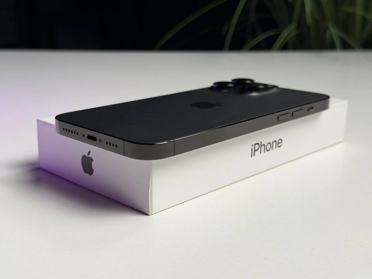 ВЖИВАНИЙ Б/У Apple iPhone 14 Pro Max 256GB Space Black eSim (MQ8T3) - Состояние: хороший | Аккумулятор: 100% | Комплектация: полный | Гарантия: 3 мес.