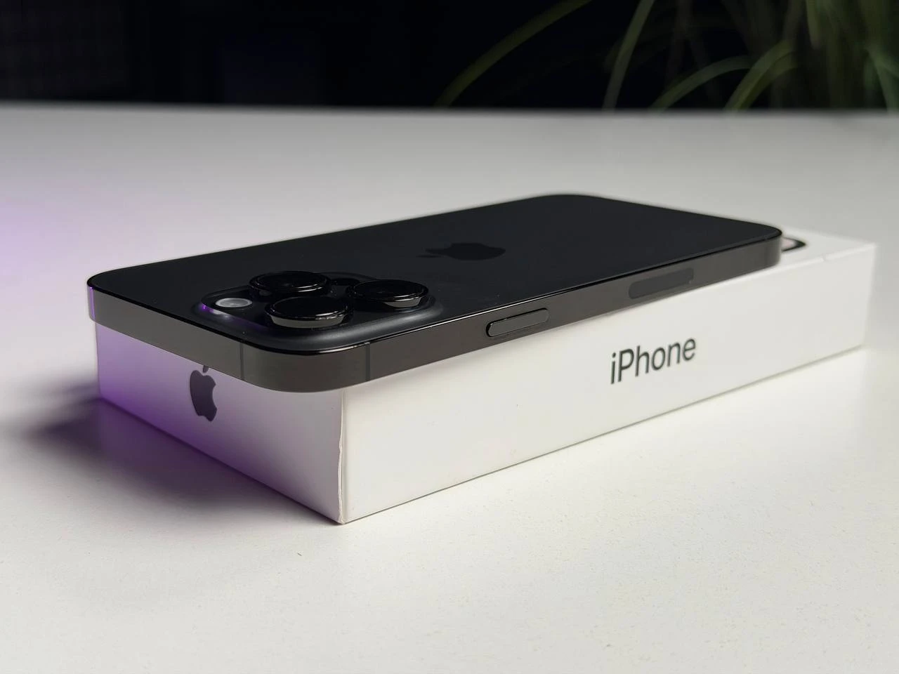 ВЖИВАНИЙ Б/У Apple iPhone 14 Pro Max 256GB Space Black eSim (MQ8T3) - Состояние: хороший | Аккумулятор: 100% | Комплектация: полный | Гарантия: 3 мес.