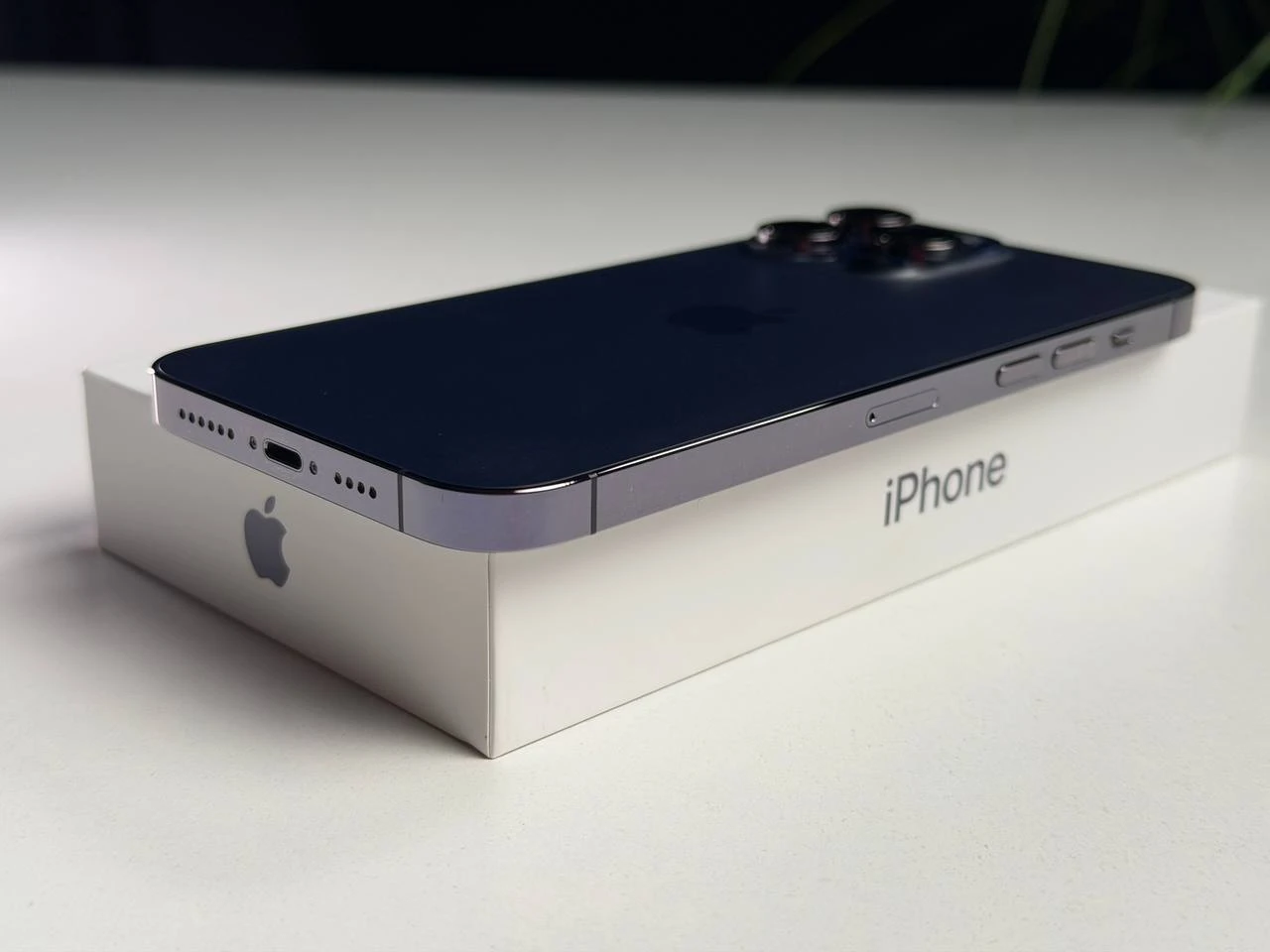 ВЖИВАНИЙ Б/У Apple iPhone 14 Pro Max 256GB Deep Purple (MQ9X3) - Состояние: хороший | Аккумулятор: 87% | Комплектация: полный | Гарантия: 3 мес.