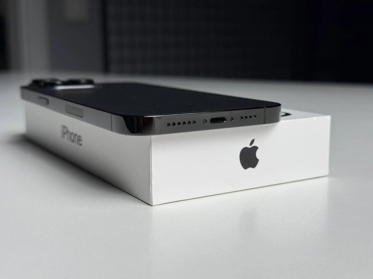 ВЖИВАНИЙ Б/У Apple iPhone 14 Pro Max 256GB Space Black eSim (MQ8T3) - Состояние: хороший | Аккумулятор: 100% | Комплектация: полный | Гарантія: 3 мес.