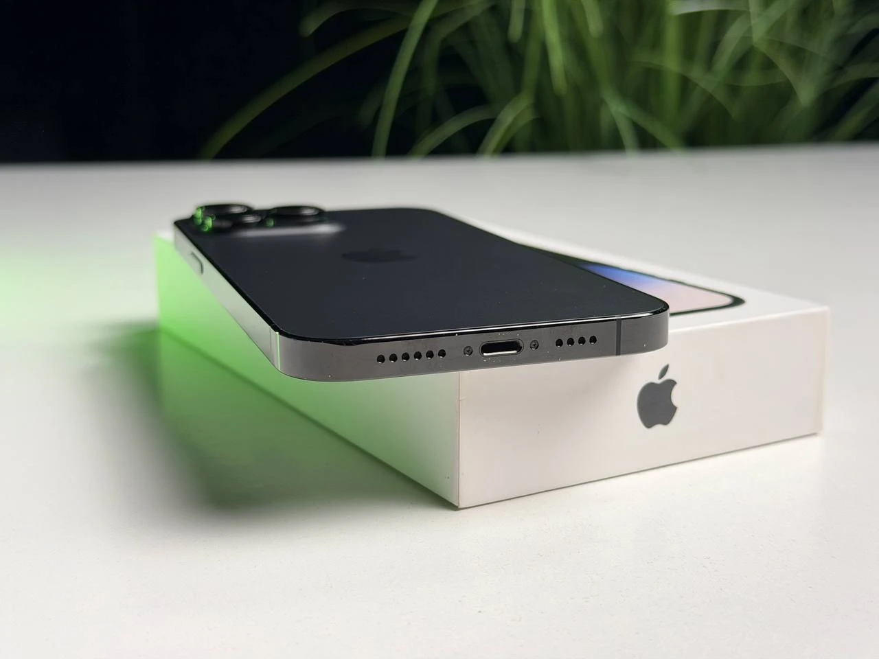 ВЖИВАНИЙ Б/У Apple iPhone 14 Pro Max 256GB Space Black (MQ9U3) - Состояние: хороший | Аккумулятор: 100% | Комплектация: полный | Гарантия: 3 мес.