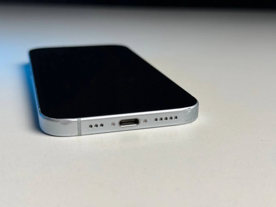 ВЖИВАНИЙ Б/У Apple iPhone 15 128GB Blue (MTP43) - Состояние: удовлетворительный | Аккумулятор: 85% | Комплектация: iPhone, кабель | Гарантия: 3 мес.