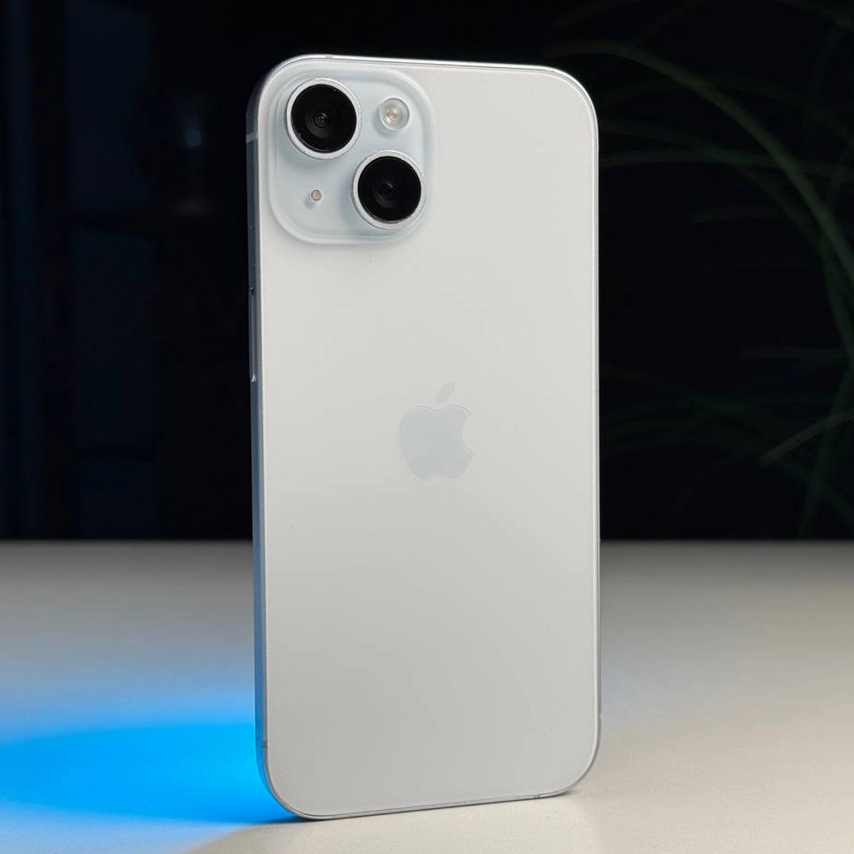 ВЖИВАНИЙ Б/У Apple iPhone 15 128GB Blue (MTP43) - Состояние: удовлетворительный | Аккумулятор: 85% | Комплектация: iPhone, кабель | Гарантия: 3 мес.