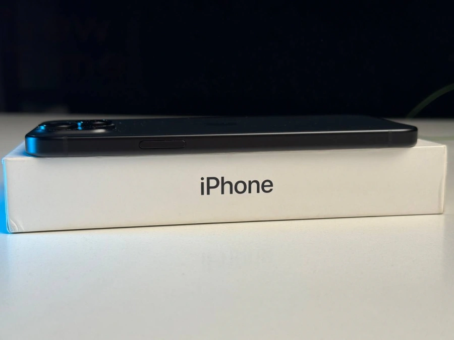 ВЖИВАНИЙ Б/У Apple iPhone 15 Plus 128GB Black (MU0Y3) - Стан: гарний | Акумулятор: 90% | Комплектація: повний | Гарантія: 3 міс.