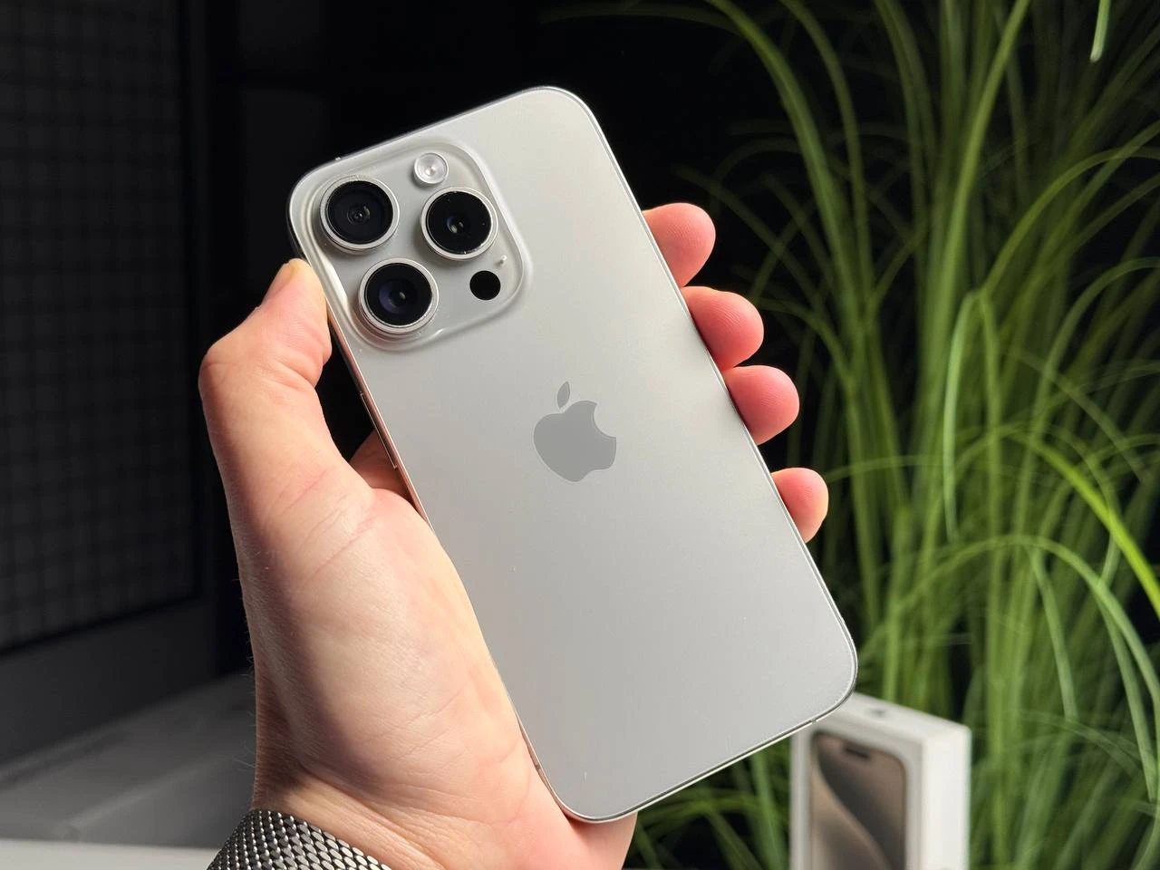 ВЖИВАНИЙ Б/У Apple iPhone 15 Pro 128GB Natural Titanium eSim (MTQP3) - Состояние: хороший | Аккумулятор: 92% | Комплектация: полный | Гарантия: 3 мес.