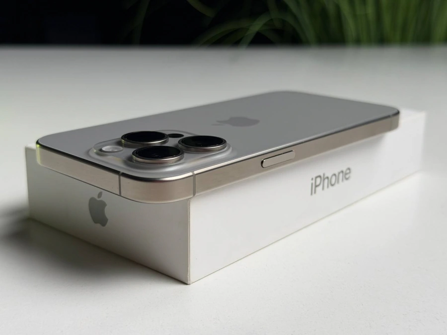 ВЖИВАНИЙ Б/У Apple iPhone 15 Pro 256GB Natural Titanium (MTV53) - Стан: гарний | Акумулятор: 100% | Комплектація: повний | Гарантія: 3 міс.