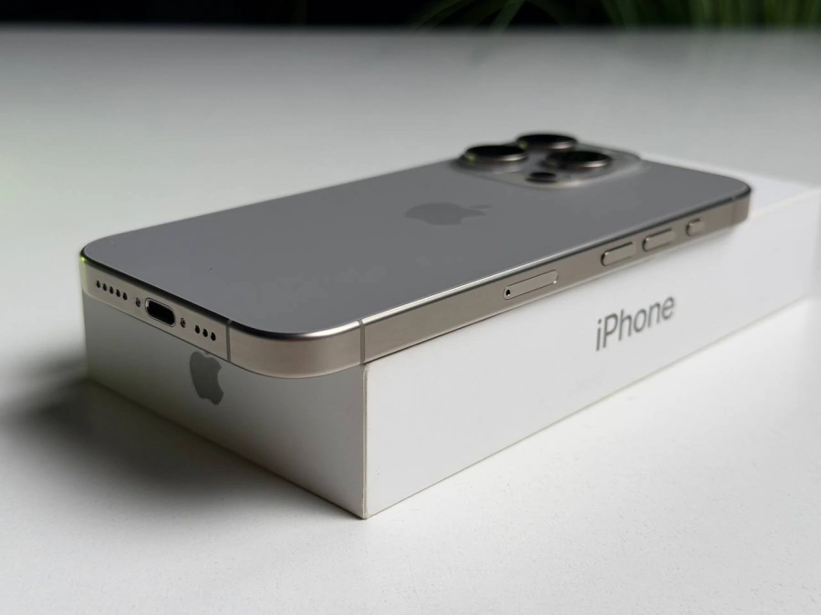 ВЖИВАНИЙ Б/У Apple iPhone 15 Pro 256GB Natural Titanium (MTV53) - Стан: гарний | Акумулятор: 100% | Комплектація: повний | Гарантія: 3 міс.