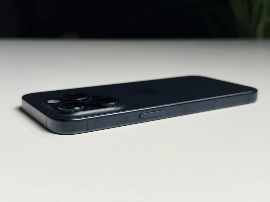 ВЖИВАНИЙ Б/У Apple iPhone 15 Pro 512GB Blue Titanium (MTVA3) - Стан: гарний | Акумулятор: 89% | Комплектація: iPhone, кабель | Гарантія: 3 міс.