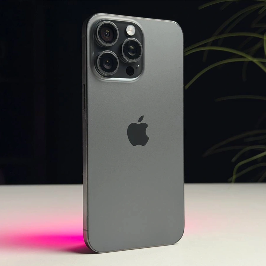ВЖИВАНИЙ Б/У Apple iPhone 15 Pro Max 256GB Black Titanium (MU773) - Стан: гарний | Акумулятор: 100% | Комплектація: iPhone, кабель | Гарантія: 3 міс.