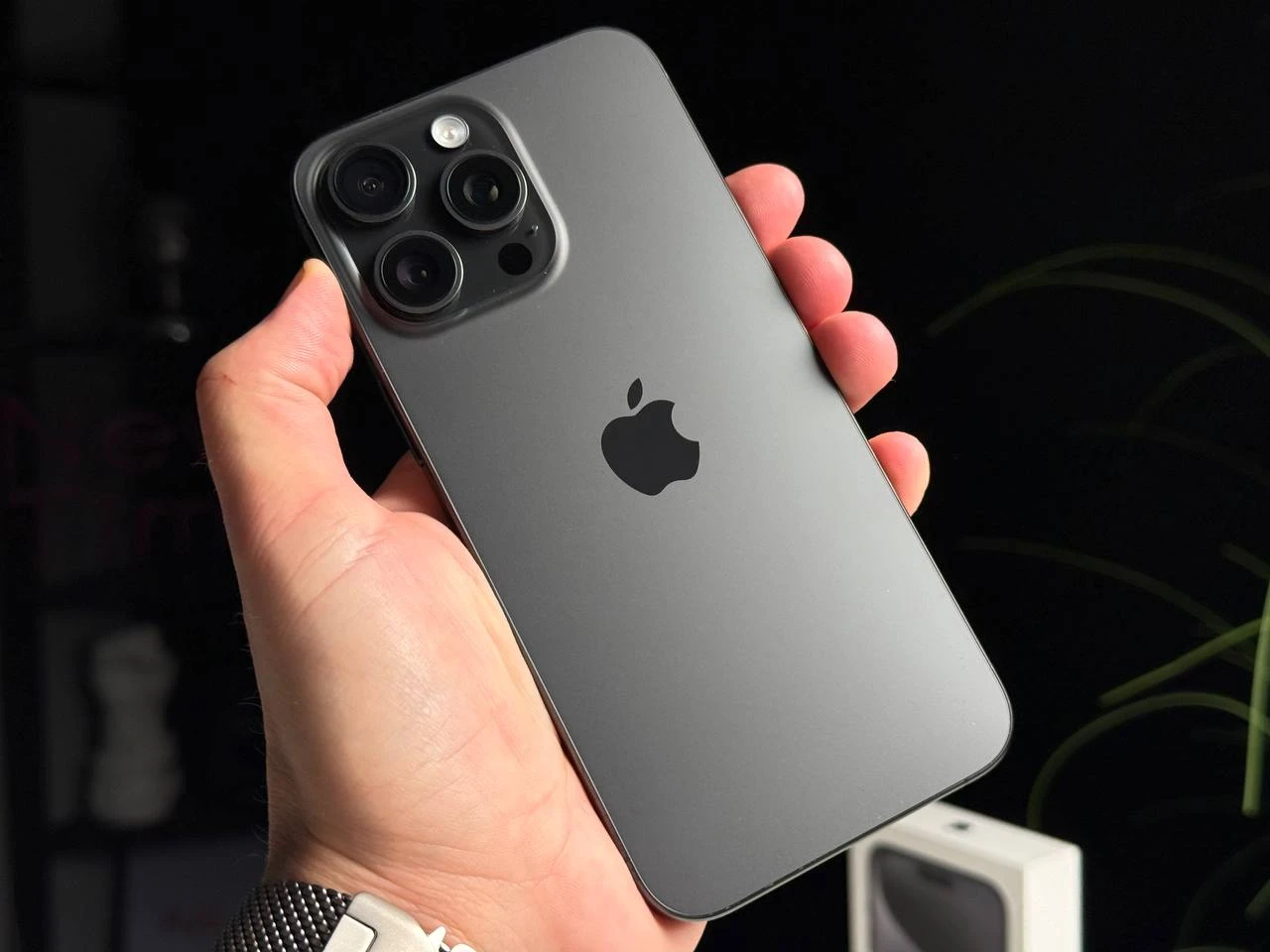 ВЖИВАНИЙ Б/У Apple iPhone 15 Pro Max 256GB Black Titanium (MU773) - Состояние: хороший | Аккумулятор: 90% | Комплектация: полный | Гарантія: 3 мес.