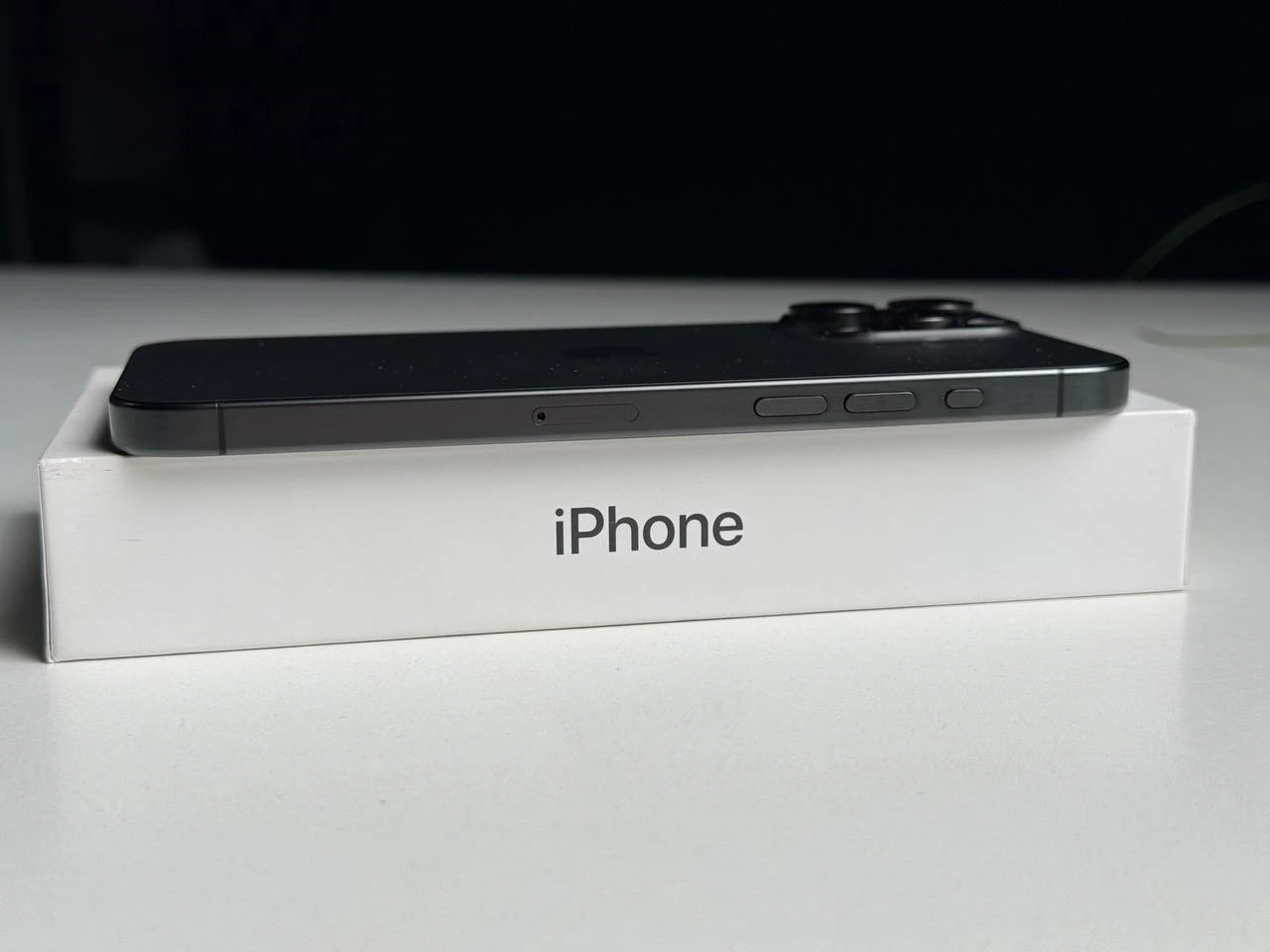 ВЖИВАНИЙ Б/У Apple iPhone 15 Pro Max 256GB Black Titanium (MU773) - Состояние: хороший | Аккумулятор: 90% | Комплектация: полный | Гарантія: 3 мес.