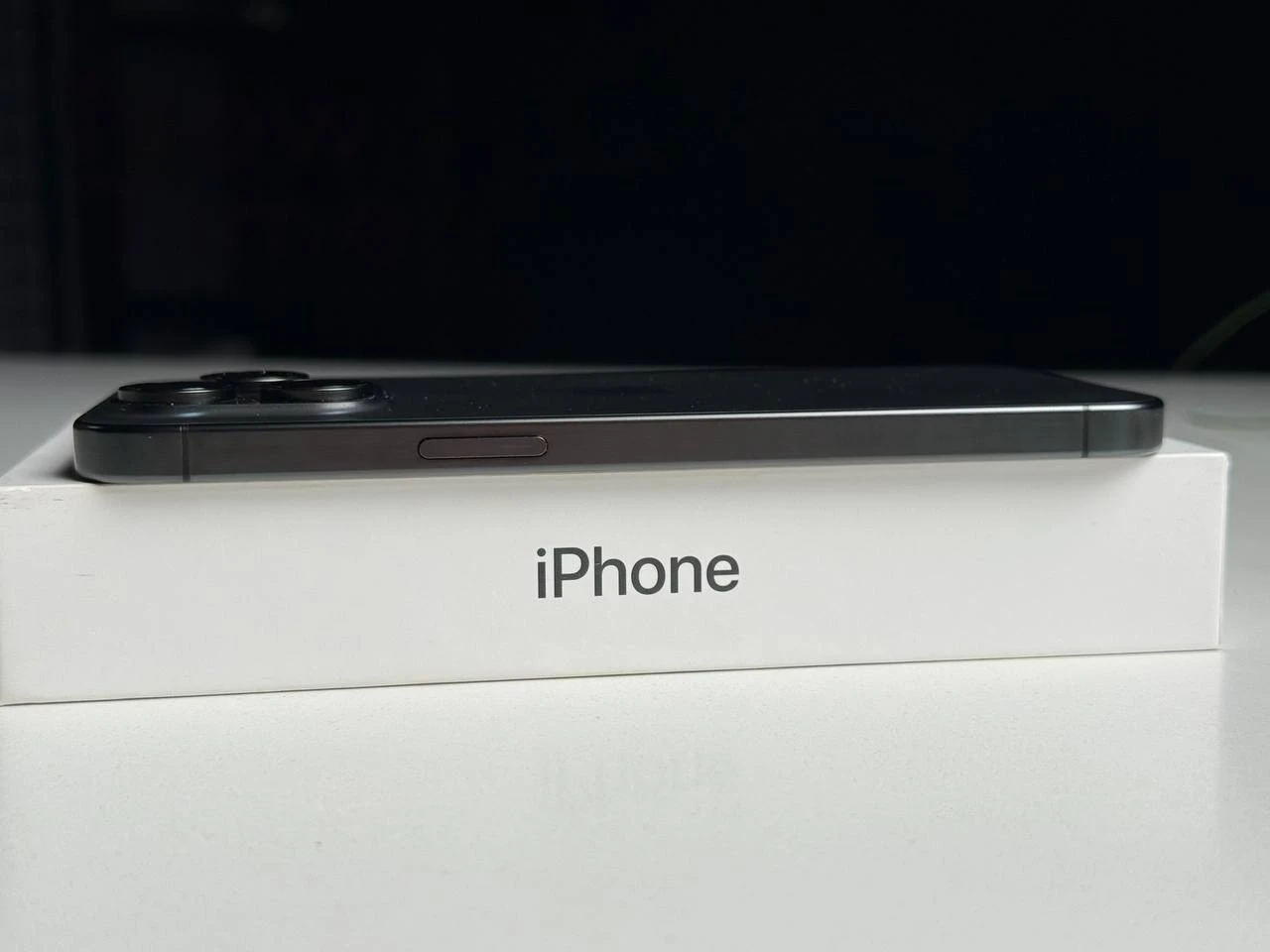 ВЖИВАНИЙ Б/У Apple iPhone 15 Pro Max 256GB Black Titanium (MU773) - Состояние: хороший | Аккумулятор: 90% | Комплектация: полный | Гарантія: 3 мес.