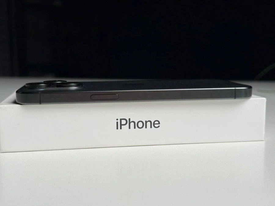 ВЖИВАНИЙ Б/У Apple iPhone 15 Pro Max 256GB Black Titanium (MU773) - Состояние: хороший | Аккумулятор: 90% | Комплектация: полный | Гарантія: 3 мес.